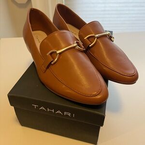 Tahari Women’s Indira Brown Loafers Size 8
